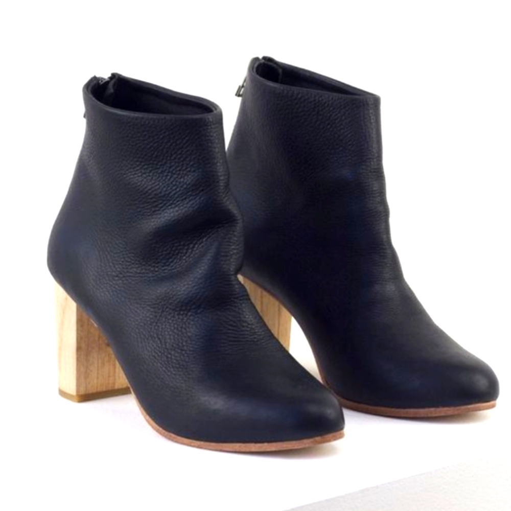 EUC St. Agni Kojo Boots Black Leather Size EU 41! EXTREMELY RARE!!!